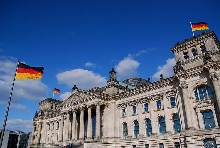 Reichstag, Berlin, gedung pemerintahan, Bundestag, langit biru, bendera, Jerman
