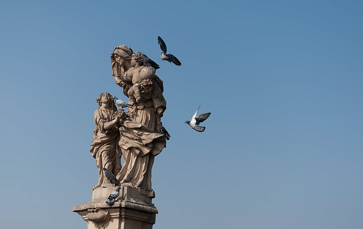 Menas, paukščiai, paminklas, monumentalios skulptūros, skulptūra, statula, akmuo