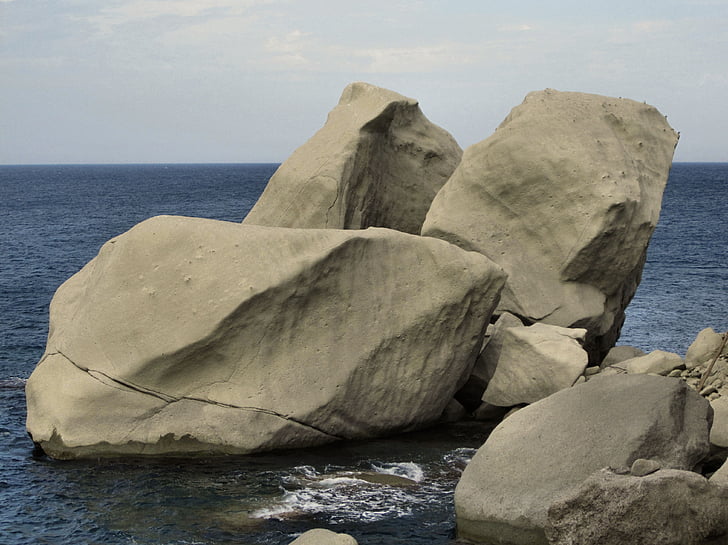 地中海, 伊斯基亚, 岩石