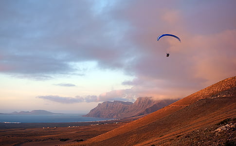 paragliding, meste Famara, Lanzarote, Kanárske ostrovy, Sky, západ slnka, more