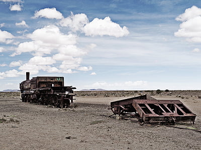 Салар де Уюни, кладбище поезда, Боливия, Уюни