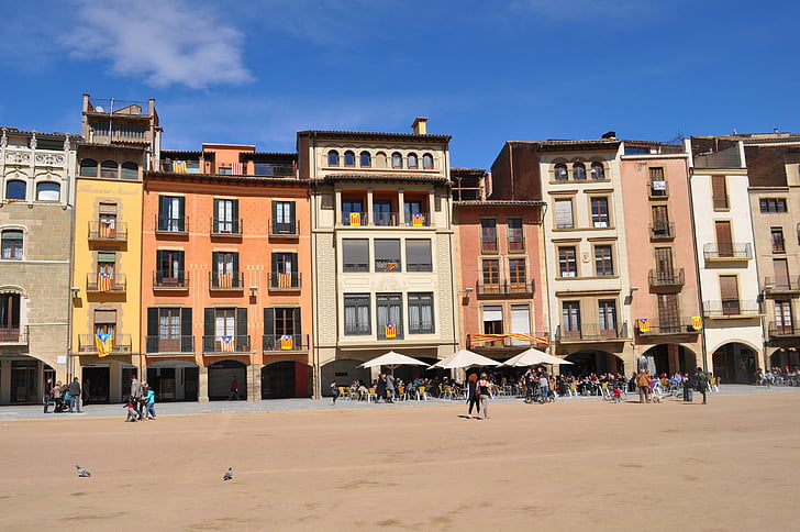 Domů, Plaza, Architektura