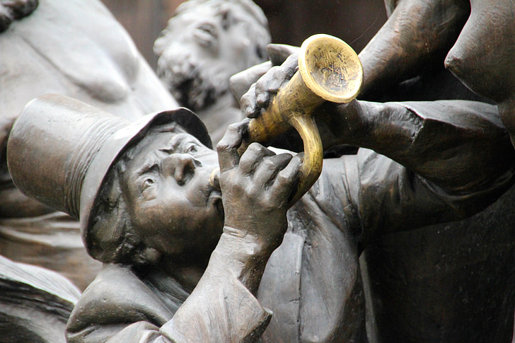 trumpeter, monument, figure, statue, sculpture, metal, art