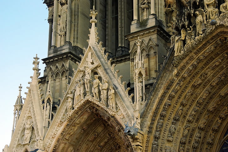 Reims, katedra, cruxifixion, skulptūros, statula, krikščionių simbolis, gotikos architektūra