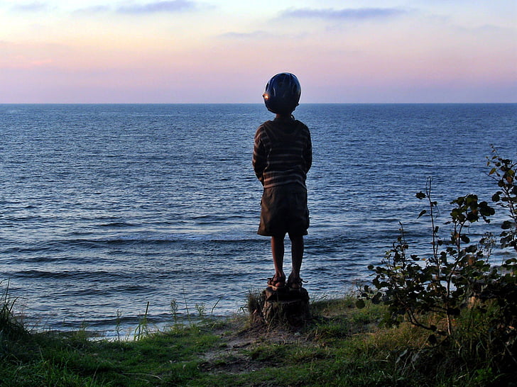 sea, child, dreams, reverie, west, thinking, observation