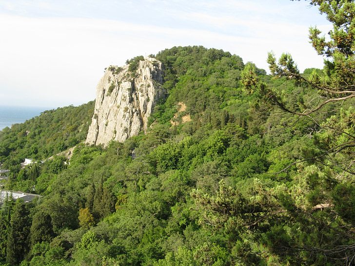 a Krím-félszigeten, reggel, táj, erdő, hegyek, szikla, sziklák