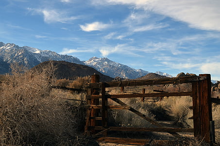 Gerbang, Lone pine, Barat, pegunungan