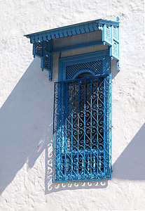 Carthage, logs, Tunis, Vecrīgā, zila, baltām sienām, logu rāmji