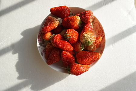 jordgubbe, ljus och skugga, naturligt ljus