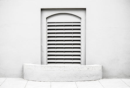 Blanco, hormigón, pared, durante el día, ventana, fachada, marco de la