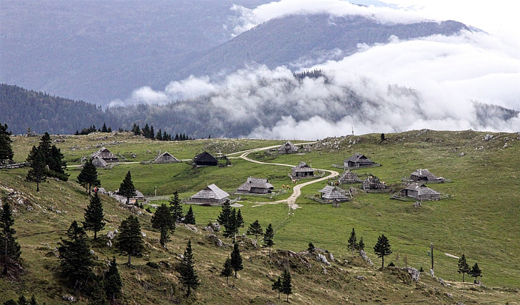 villaggio di pastori, colline, Alpi, Villaggio, foresta, montagne, paesaggio
