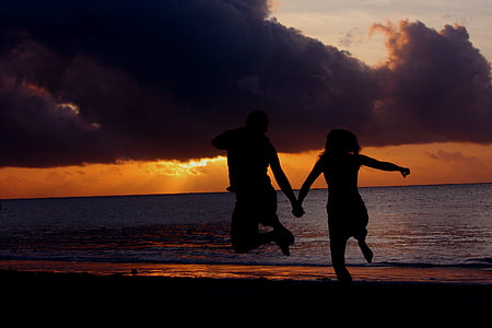 zonsondergang, -stap-springen, strand, aan zee, vakantie, paar, romantische