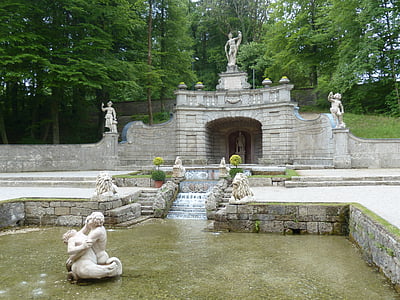Gruta de, Hellbrunn, figura de piedra, hombre, humano, estatua de, jardín