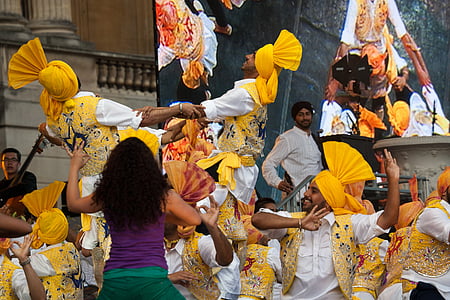indian dance performers, costumes, yellow, dancer, performer, buckingham palace, coronation festival