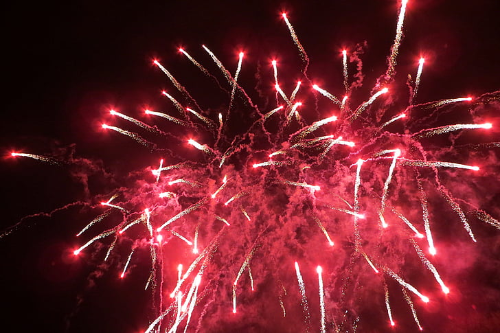 feux d’artifice, célébration, nouvel an, pyrotechnie, rouge, flammes, explosion