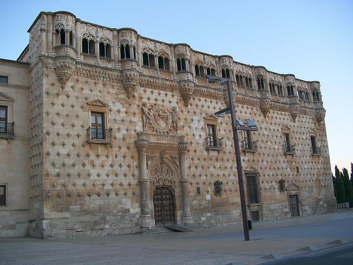 Palais de l’Infantado, Guadalajara, architecture
