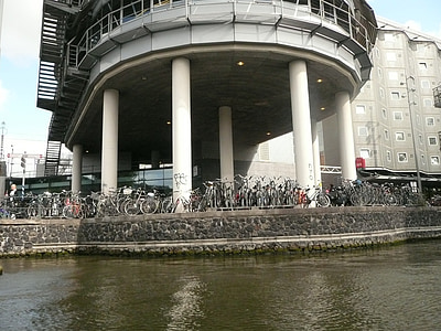 Amsterdam, bicikl parking, vožnja ruši