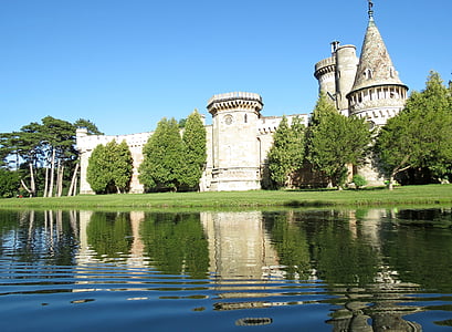 Castello, Austria, stagno, giorno di estate, cielo blu, riflesso nell'acqua, Parco