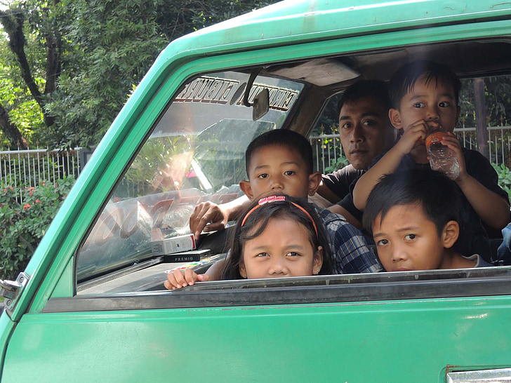 Indonésie, enfants, véhicule, voiture, multitude, enfant, gens