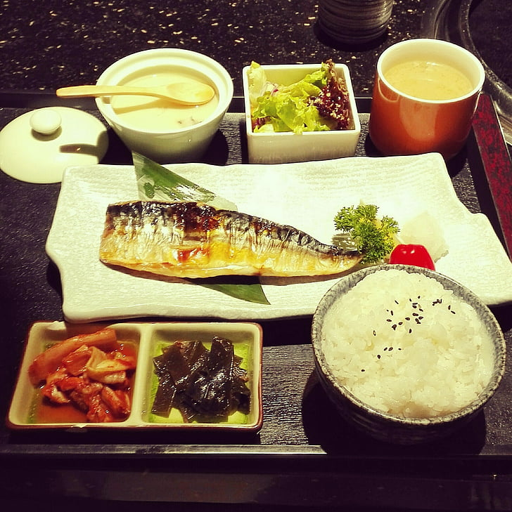μπλε-άσπρο-και ψάρια, γεύμα, ιαπωνική κουζίνα