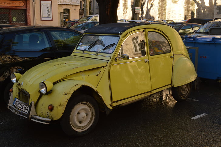 Citroen 2cv, voiture, jaune, Avignon, France