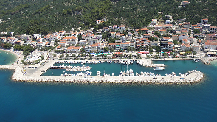 Tucepi beach, hamn, Kroatien, sommar, Medelhavet, Panorama, natursköna