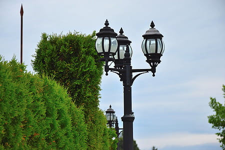Ziua, lampa, verde, cer, strada luminii, arhitectura