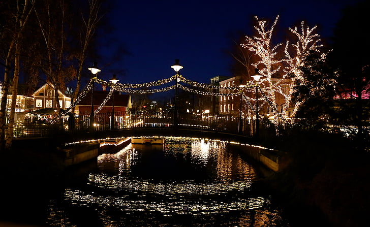 water, light, light chain, mirroring, christmas market, lisberg, gothenburg