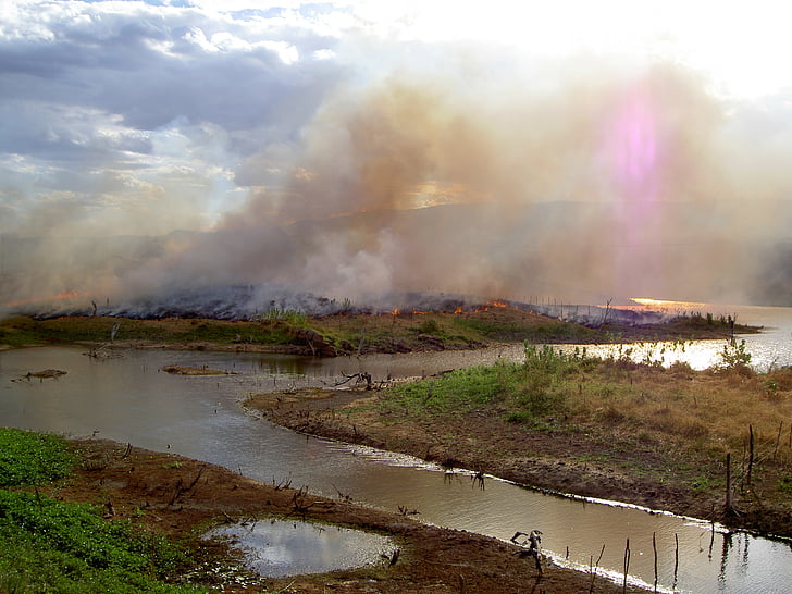 Brazilija, Ceará, taršos, sąvartynas, vulkanas, besiveržiantis, dūmų - fizinę struktūrą