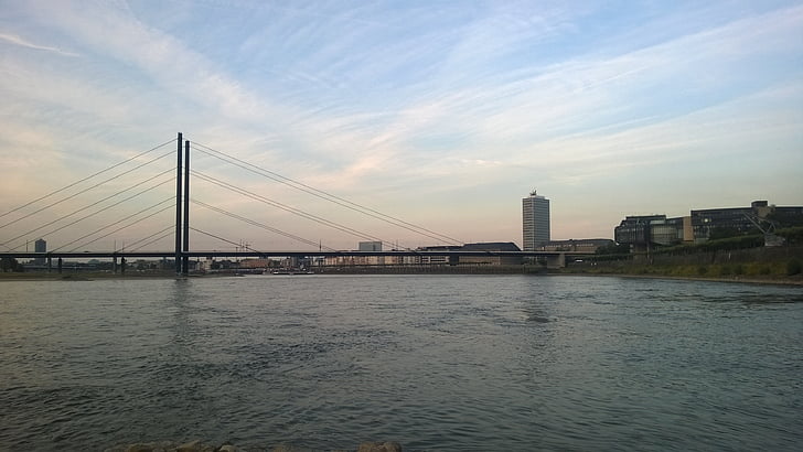 Düsseldorf, Rýn, banka, řeka, Německo, říční krajina, televizní věž