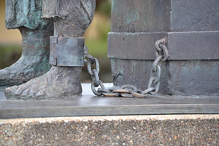 chaînes, prison, sculpture, Saint laurent du maroni, transport, Guyane