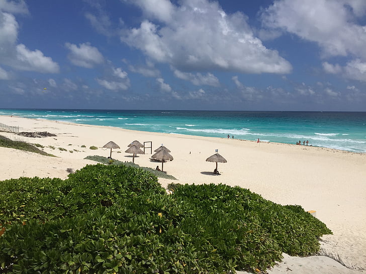 Cancun, Mexiko, pláž, Delfines beach