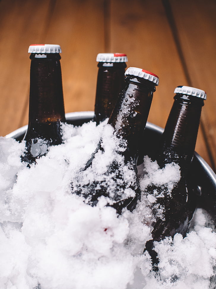 Μπίρα, ποτών, μπουκάλια, διατηρημένα με απλή ψύξη, το δροσερό, πάγου