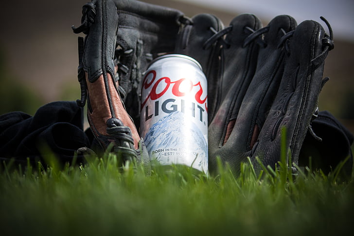 бейзболна ръкавица, бейзболна ръкавица, бира, острието на трева, мъгла, размазани, може да