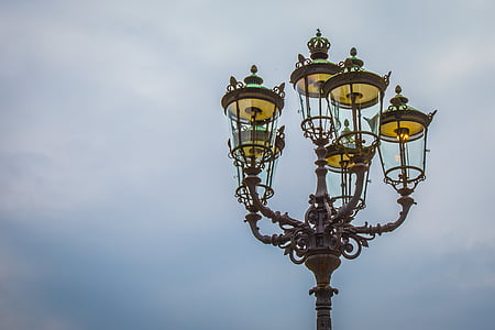 Lampáš, Baden baden, Kurhaus, osvetlenie, pouličná lampa, Promenade, lampa