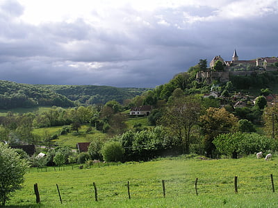 Bourgondië, dorp, kerk, heuvel, Frankrijk, koeien, grasland