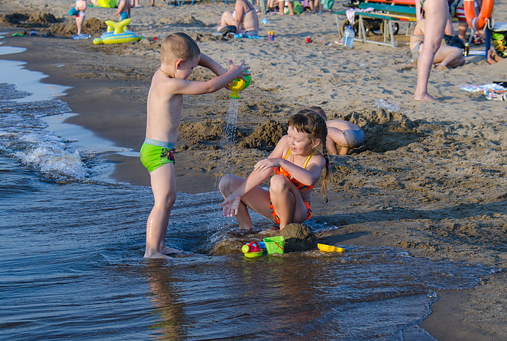 τα παιδιά, παραλία, αμμώδης παραλία, παιχνίδι, παιδική ηλικία, φίλοι, κύμα