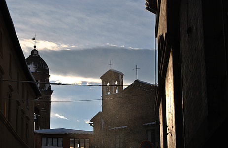 Sienna, Włochy, Miasto, Kościół, zimowe, niebo, śnieg