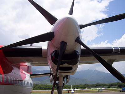motorové lietadlo, propelas, helice, turborhelice, letectve, Fokker 50, motorové lietadlo