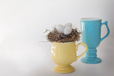 mugs, bird's nest, bird eggs, pastels, spring, easter, copy space
