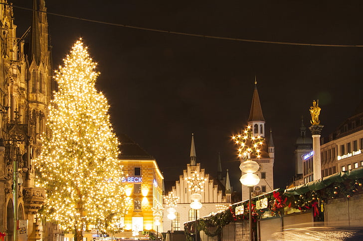 Stadhuis, Gothic, neo-gotische, München, Marienplatz, standbeeld van Maria, Kerst pracht