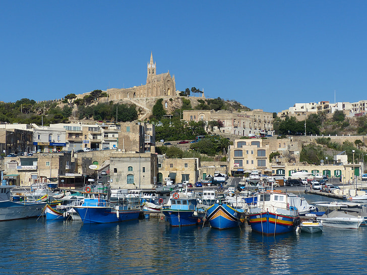 člny, Port, kostol, Gozo, vstup do prístavnej, Mgarr