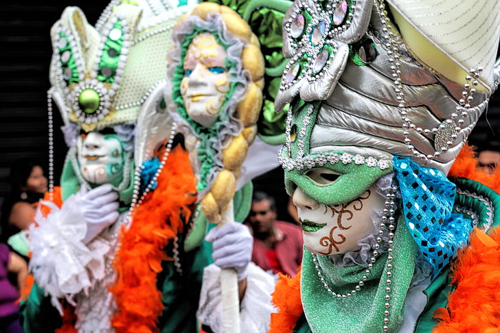 Carnival, tapahtumat, Maskit