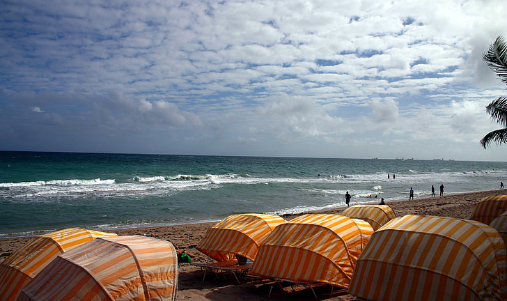 Strandleben, Sonnenschirme, Strand, schöne, Resort, Sommer, Wasser