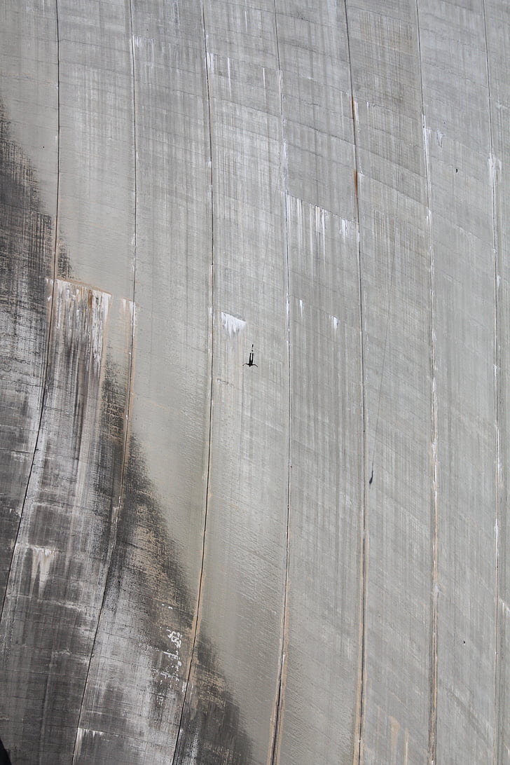bungee jumping, Dam, Verzasca, Ticino, Švýcarsko