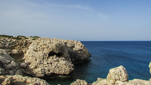 Kypros, Cavo greko, kansallispuisto, kallioisella rannikolla, rannikko