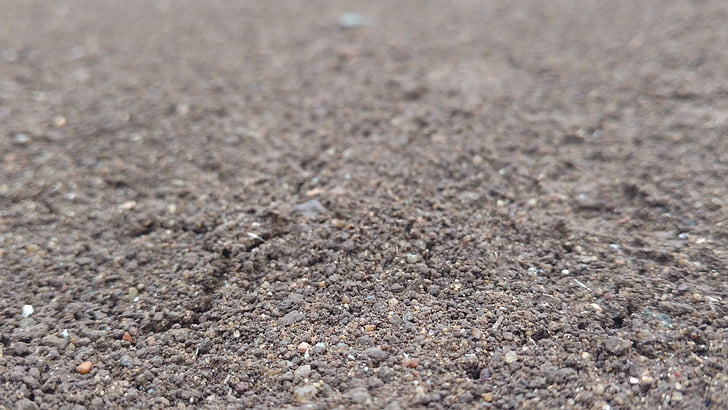 Sand, cricket pitch, stenar