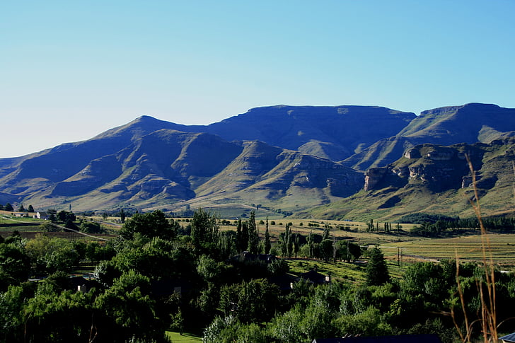 Drakensbergen, bergskedja, landskap, klara himlen, vacker natur, naturen, träd