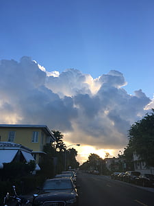 Miami, pilvi, aamu