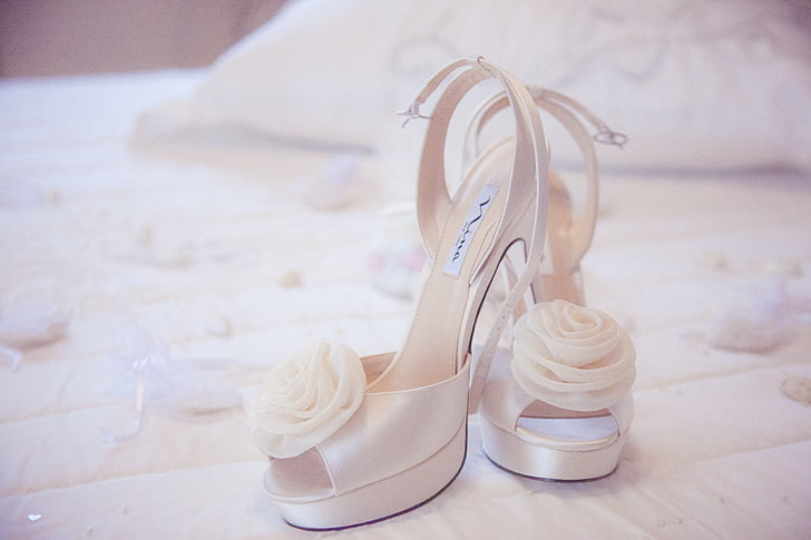 shoes, wedding dresses, sugared almonds, bed, fine, heel, shoe